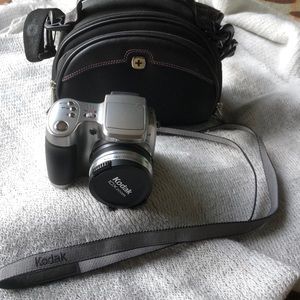 🌺6.1 mp Kodak easyshare Digital camera and case